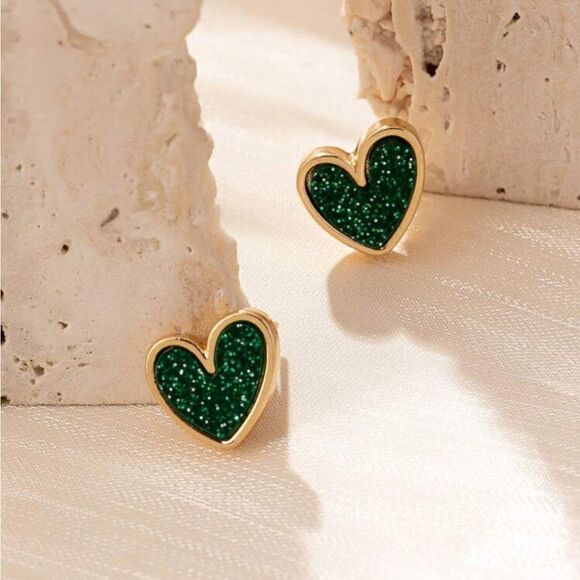5/$25 HEART 💚 STUDS - Picture 2 of 6